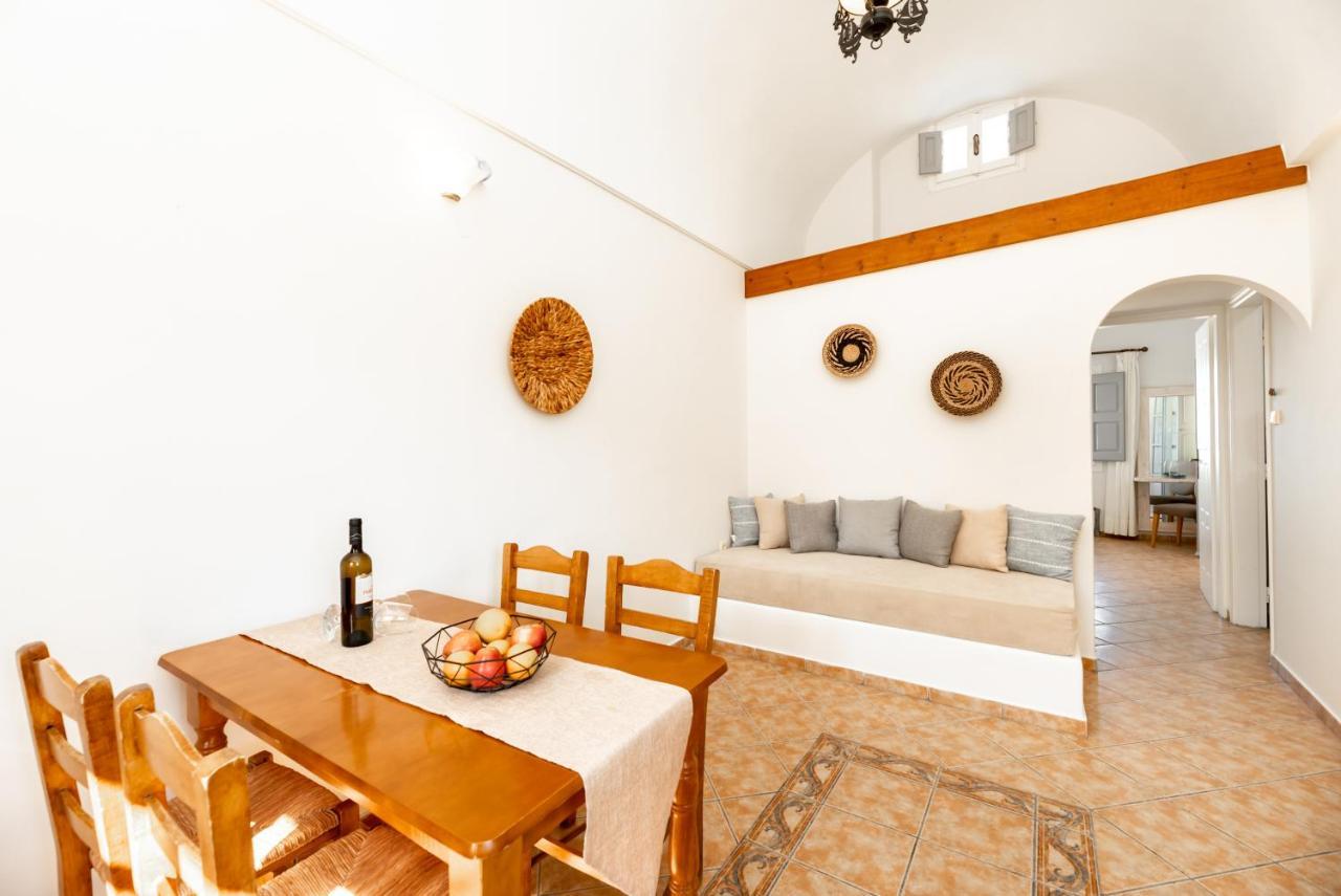 Villa By Hotel Thira Фіра Екстер'єр фото