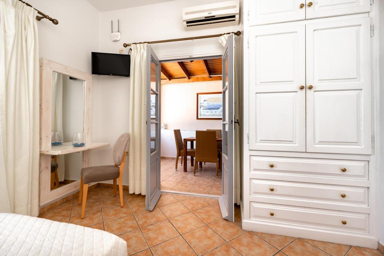 Villa By Hotel Thira Фіра Екстер'єр фото