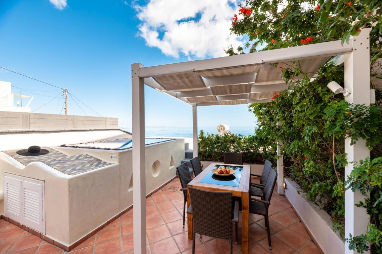 Villa By Hotel Thira Фіра Екстер'єр фото