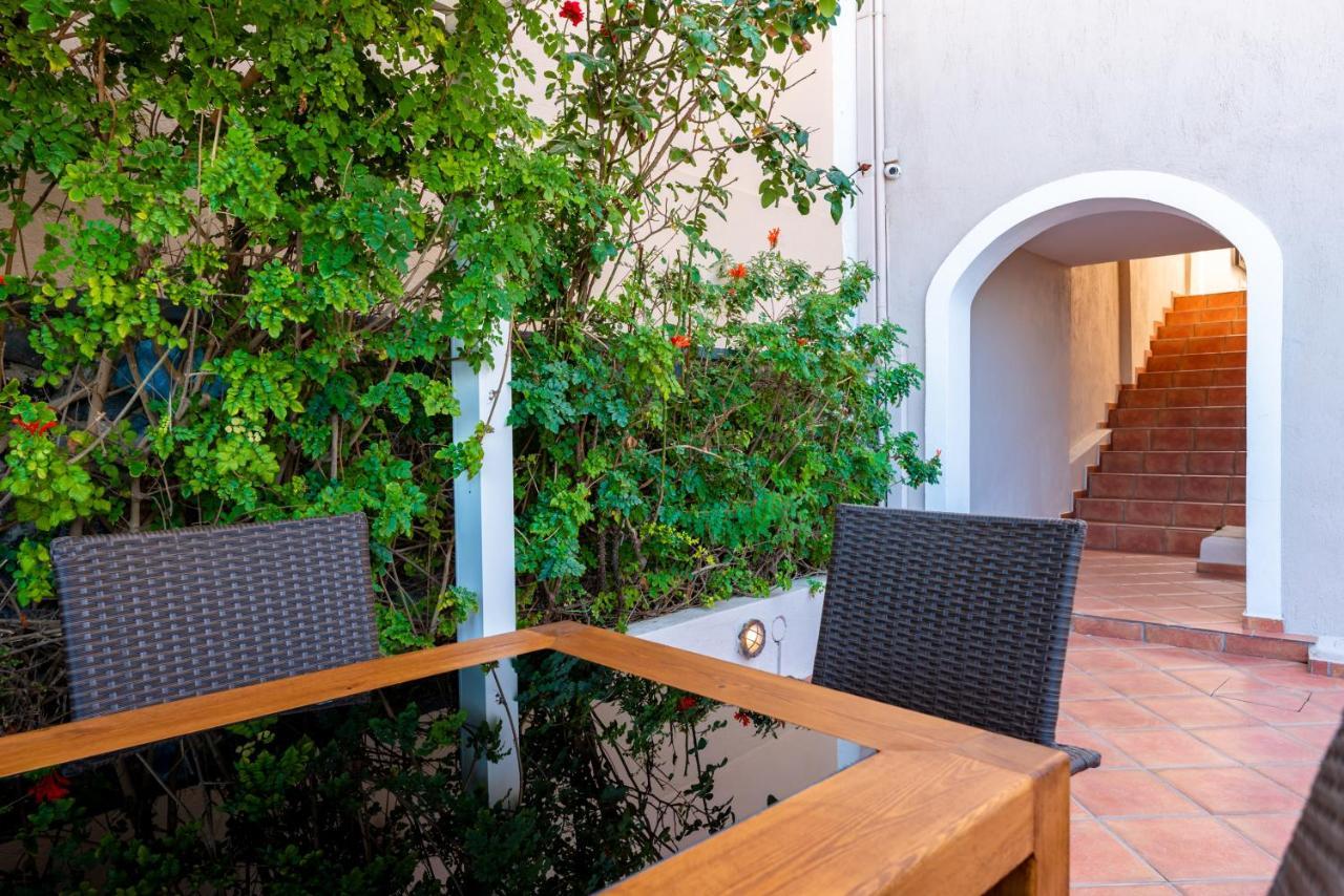 Villa By Hotel Thira Фіра Екстер'єр фото